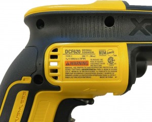 MÁY VẶN VÍT CẦM TAY 18V DEWALT DCF620M2