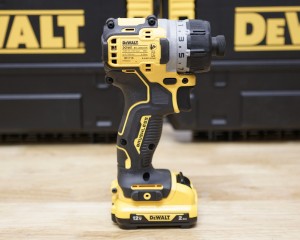 MÁY VẶN VÍT CẦM TAY 12V/BL DEWALT DCF601N