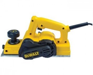 MÁY BÀO CẦM TAY 600W DEWALT D26676-B1