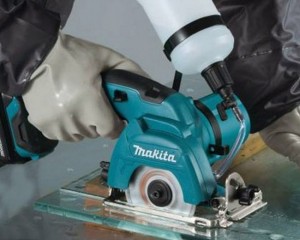 MÁY CẮT DÙNG PIN MAKITA CC300DSYE